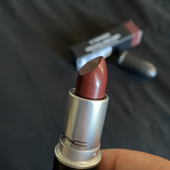 Satin lipstick - film noir - Picture 2 of 8